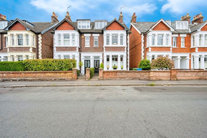 5 Bedroom Semi-Detached House For Sale In Chiltern Road, Wendover, Aylesbury, HP22