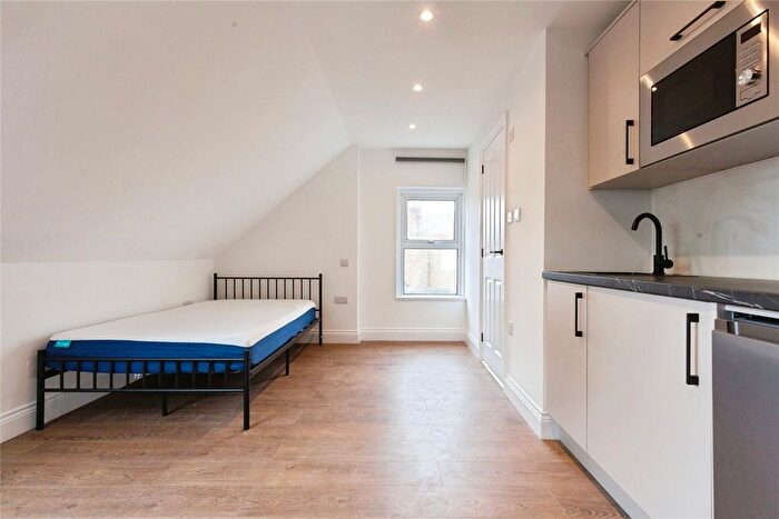 Studio To Rent In Mount Park Crescent, Ealing, W5
