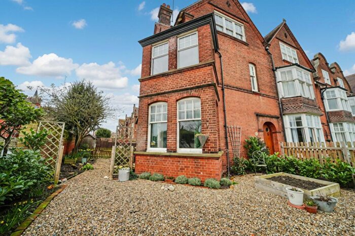 3 Bedroom Flat For Sale In Vicarage Road, Cromer, NR27