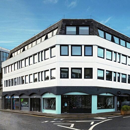 3 Bedroom Apartment For Sale In Bedroom Apartment - Aberdeen, AB10