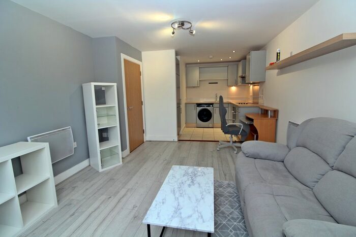 1 Bedroom Flat To Rent In Breakwater House, Ferry Court, Cardiff, CF11