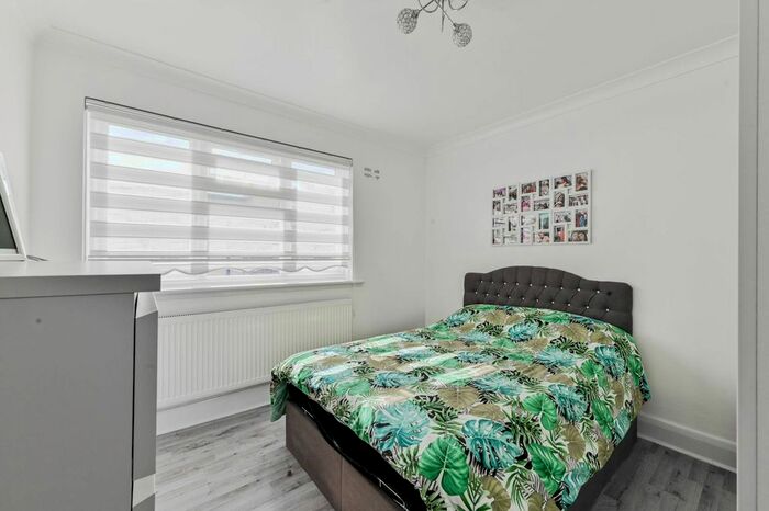 2 Bedroom Flat To Rent In New Road, Tottenham, London, N22