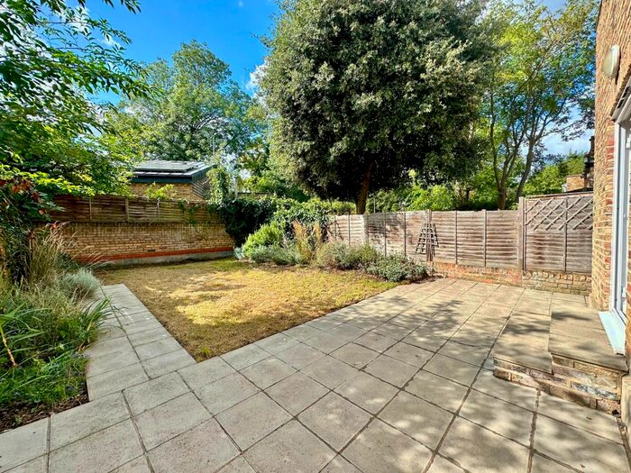 1 Bedroom Flat To Rent In Alexandra Grove, Manor House, N4