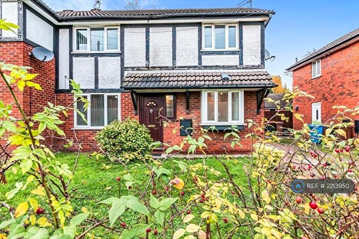 3 Bedroom Semi-Detached House To Rent In Steeple Drive, Salford, M5
