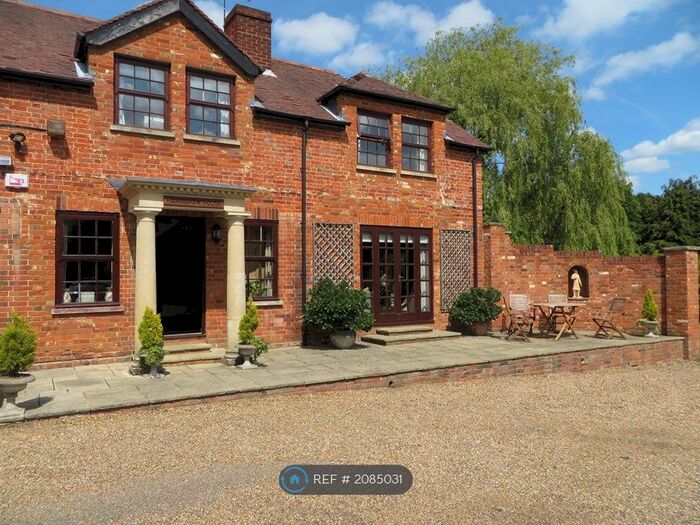 3 Bedroom Semi-Detached House To Rent In South Farm Lane, Lightwater, GU18