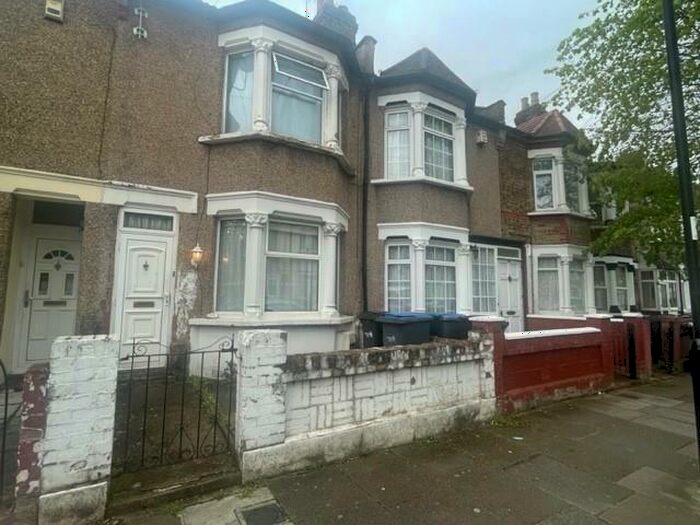 2 Bedroom Flat To Rent In Gordon Road, Edmonton, London, N9