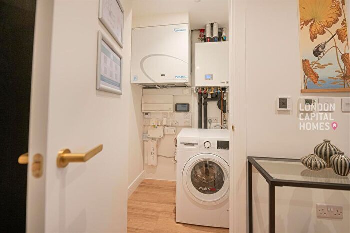 1 Bedroom Apartment To Rent In Waterview House, Quay Walk, Wembley, HA0