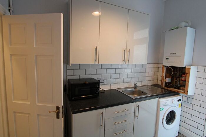 1 Bedroom Flat To Rent In Norbury Court Road, Norbury, SW16