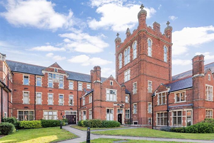 2 Bedroom Flat For Sale In Windsor House, King Edward Place, Bushey, WD23