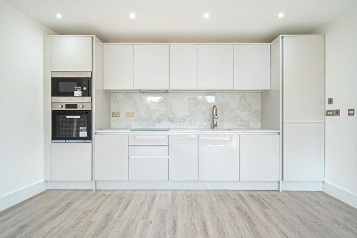 2 Bedroom Flat To Rent In Greenwich High Road, London, SE10