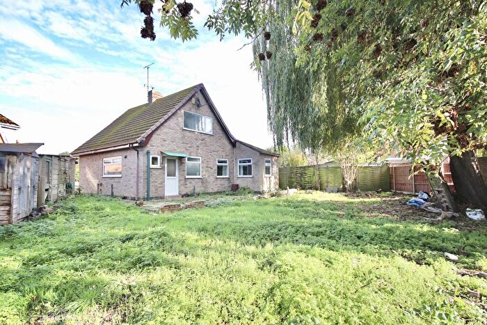 3 Bedroom Detached Bungalow For Sale In Chestnut Grove, Waddington, LN5
