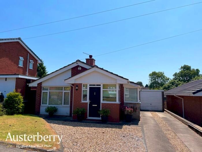 2 Bedroom Detached Bungalow To Rent In Coleridge Road, Blurton, Stoke-On-Trent, ST3