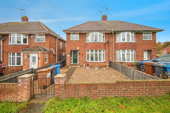 3 Bedroom Semi Detached House For Sale In Felixstowe Road, Ipswich, IP3