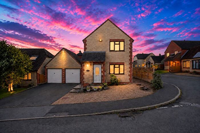 3 Bedroom Link Detached House For Sale In Deane Way, Tatworth, Chard, TA20