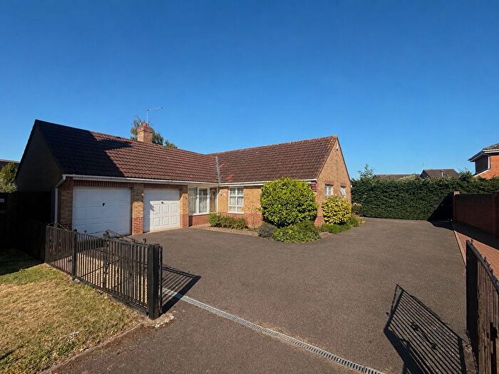 3 Bedroom Detached Bungalow For Sale In Barkston Drive, Peterborough, PE1