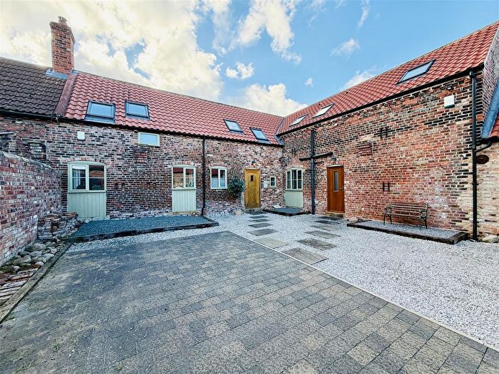 2 Bedroom Barn Conversion For Sale In Fir Tree Lane, Thorpe Willoughby, YO8