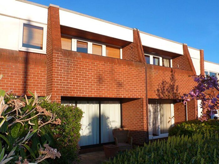 1 Bedroom Flat To Rent In Knightthorpe Court Burns Road Loughborough, LE11