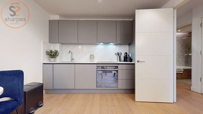 1 Bedroom Flat To Rent In Flat, New Horizons Court, TW8