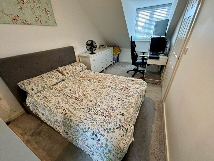 3 Bedroom End Of Terrace House For Sale In Montacute Road, Yeovil, Somerset, BA20