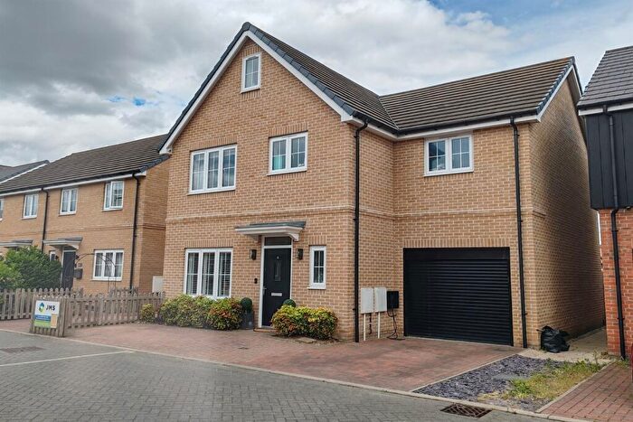 5 Bedroom Detached House For Sale In Skylark Way, Stanway, Colchester, CO3