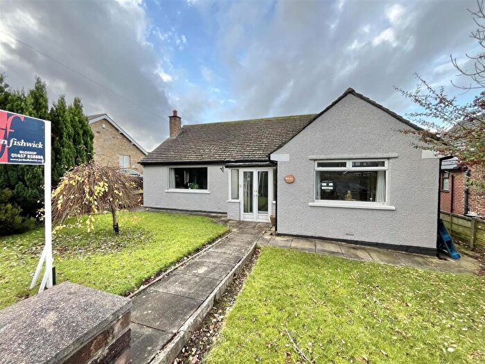 3 Bedroom Detached Bungalow For Sale In Simmondley Lane, Glossop, SK13