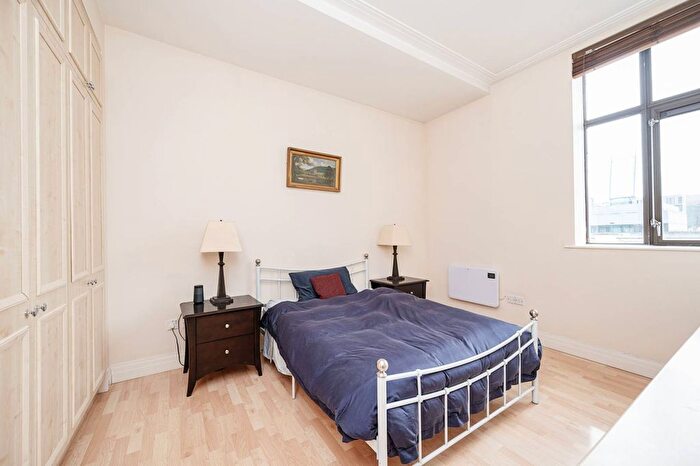 3 Bedroom Flat To Rent In Prescot Street, City, London, E1