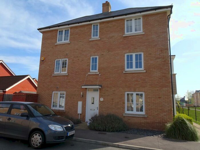 4 Bedroom Semi-Detached House To Rent In Romsey, Hampshire, SO51