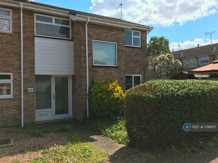 3 Bedroom End Of Terrace House To Rent In Langley, Peterborough, PE3