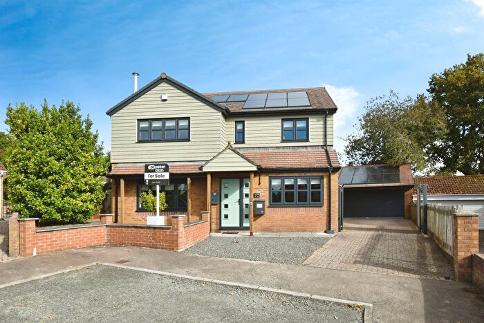 4 Bedroom Detached House For Sale In The Oaks, Quakers Yard, Treharris, CF46