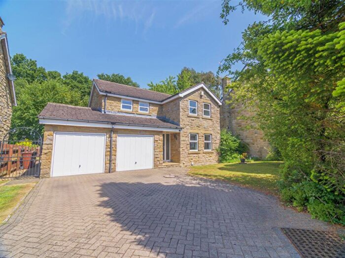 4 Bedroom Detached House To Rent In Wigton Green, Alwoodley, Leeds, LS17
