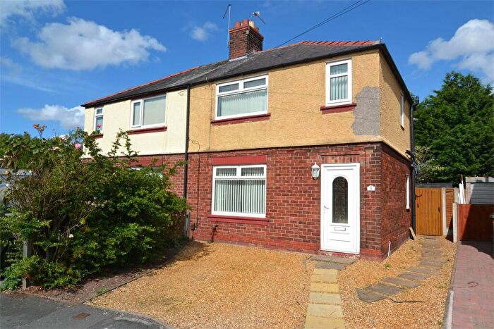 2 Bedroom Semi-Detached House For Sale In Glenwood Close, Little Sutton, Cheshire, CH66
