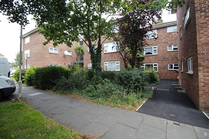 1 Bedroom Flat For Sale In Westbury Road, Barking, IG11