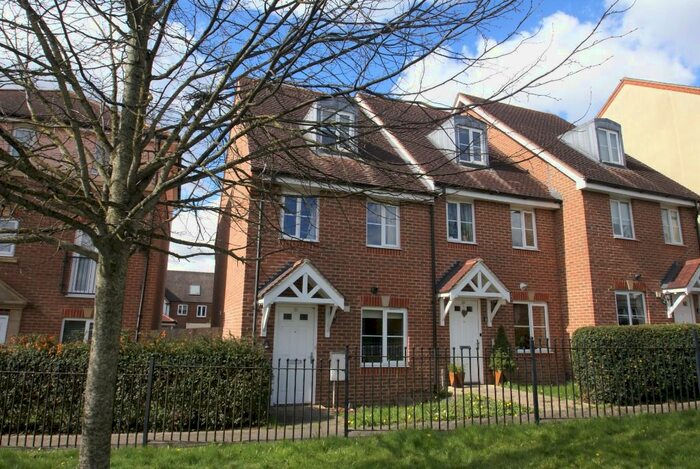 3 Bedroom Semi-Detached House To Rent In Pasture Walk, Augusta Park, Andover, SP11
