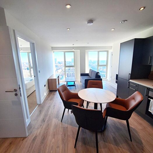 2 Bedroom Apartment To Rent In Boulevard Plaza, A Bristol Street, Birmingham, B5