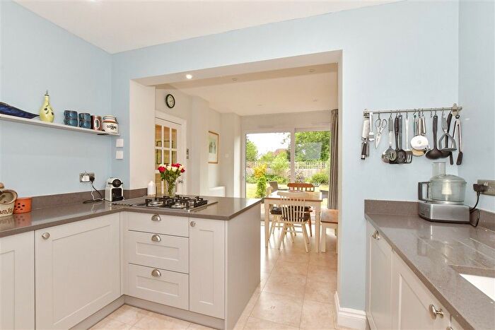 4 Bedroom Link Detached House For Sale In Aerodrome Road, Bekesbourne, Canterbury, Kent, CT4