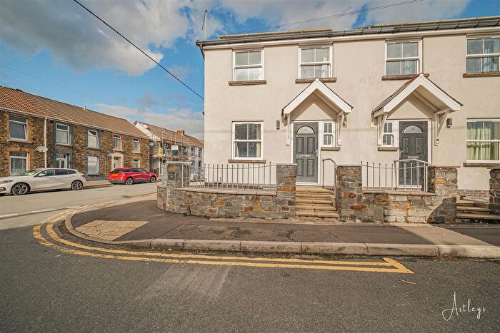 3 Bedroom Semi Detached House For Sale In Oakfield Street, Pontarddulais, Swansea, SA4