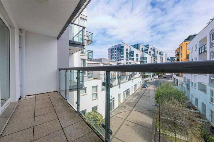 3 Bedroom Flat To Rent In Point Pleasant, Wandsworth, SW18