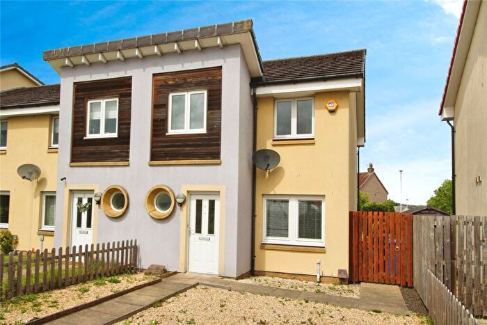 3 Bedroom End Of Terrace House To Rent In Trondheim Parkway West, Dunfermline, Fife, KY11