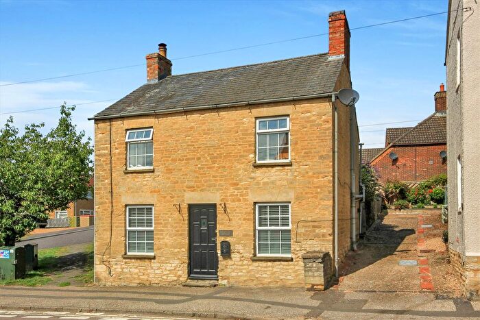 3 Bedroom Detached House For Sale In West Street, Stanwick, NN9