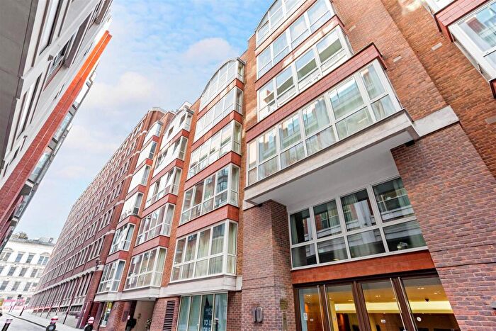 Apartment For Sale In Hosier Lane, London, EC1A