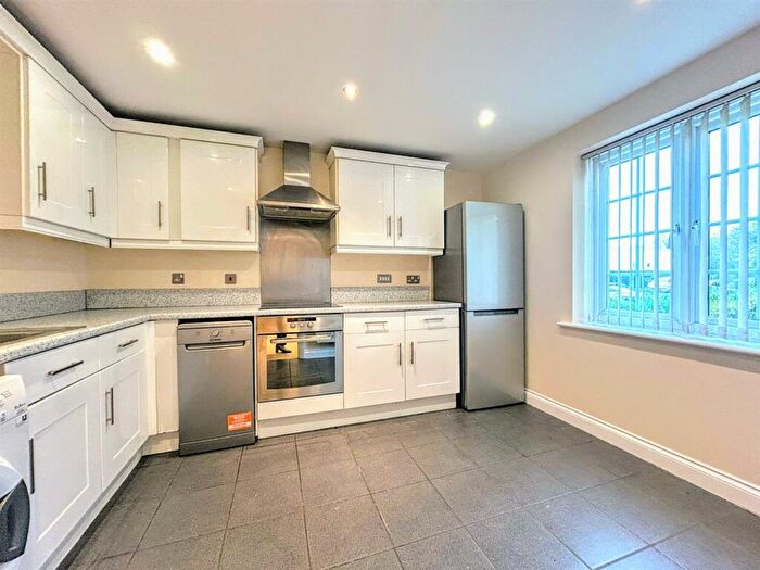 2 Bedroom Apartment For Sale In Archdale Close, Chesterfield, S40