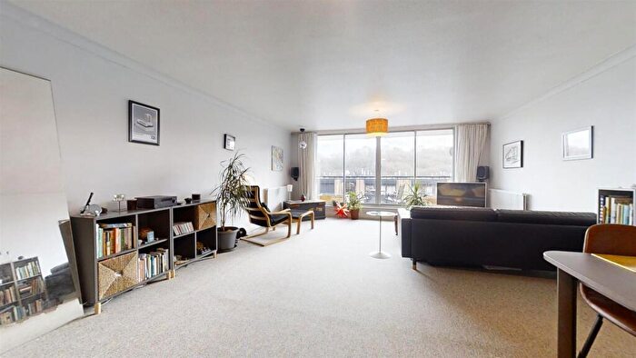 2 Bedroom Apartment To Rent In Graham Road, Sheffield, S10