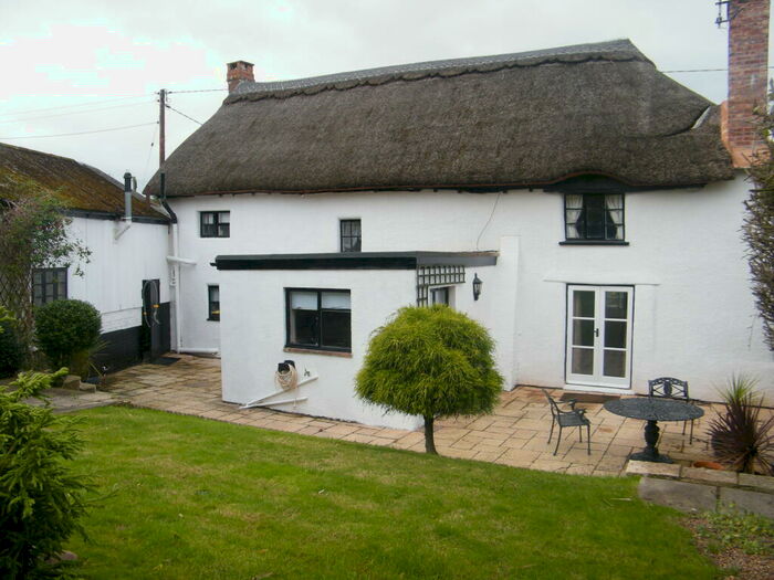 4 Bedroom Cottage To Rent In Marsh Green, Exeter - Zero Deposit Option Available, EX5
