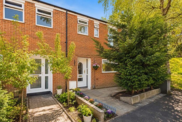 3 Bedroom End Of Terrace House For Sale In Farriers Way, Borehamwood, WD6