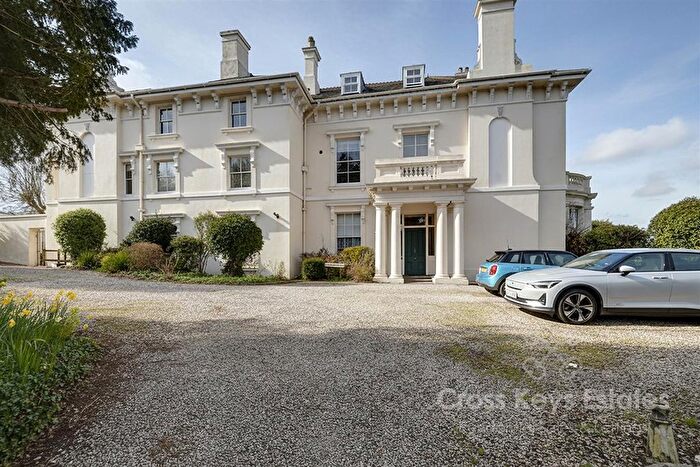 4 Bedroom Flat For Sale In Wingfield Mansions, Stoke, PL3