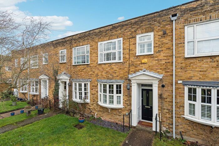 3 Bedroom Terraced House For Sale In Lantern Walk, Maidenhead, SL6