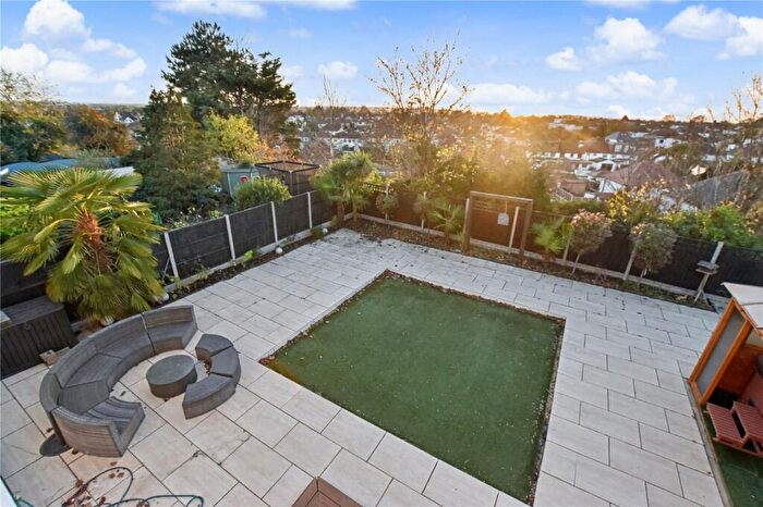 5 Bedroom Detached House For Sale In Olron Crescent, Bexleyheath, DA6