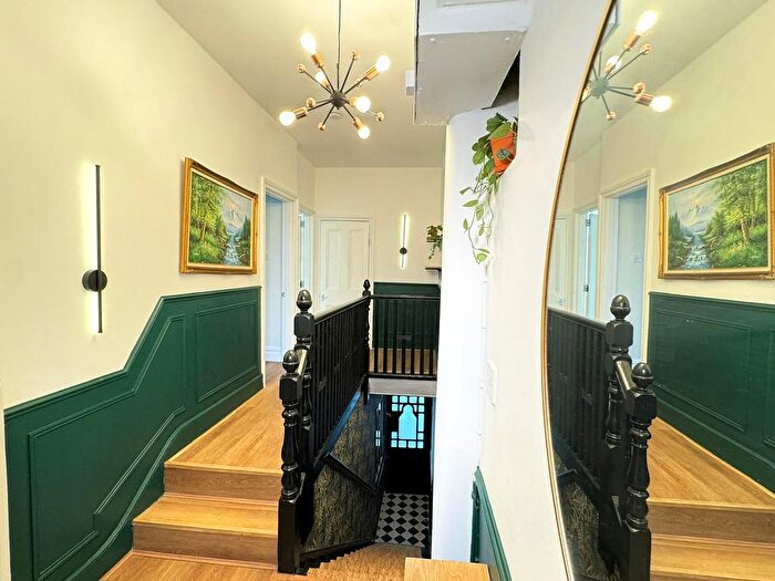 4 Bedroom Maisonette To Rent In London Road, Isleworth, TW7