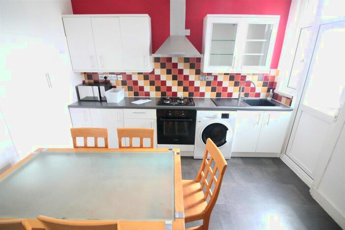 2 Bedroom Property To Rent In Myrtle Road, Hounslow, TW3