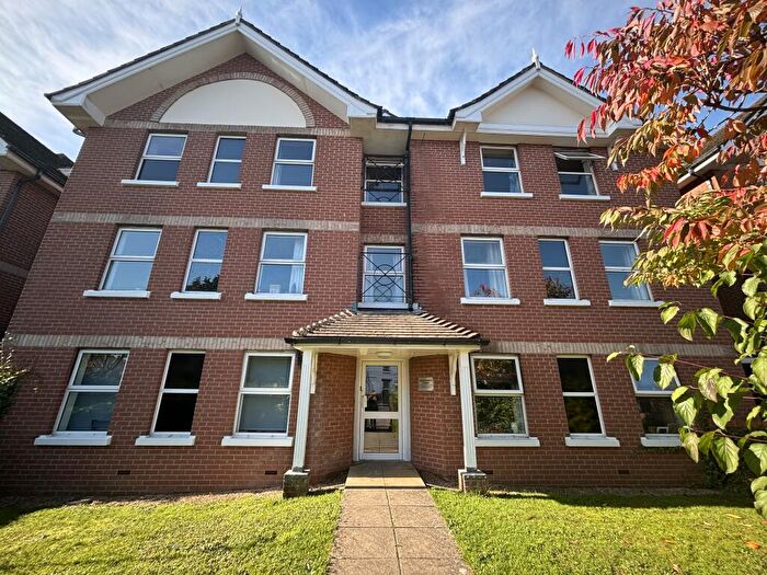 1 Bedroom Flat To Rent In Westridge Road, Chatsworth House, SO17